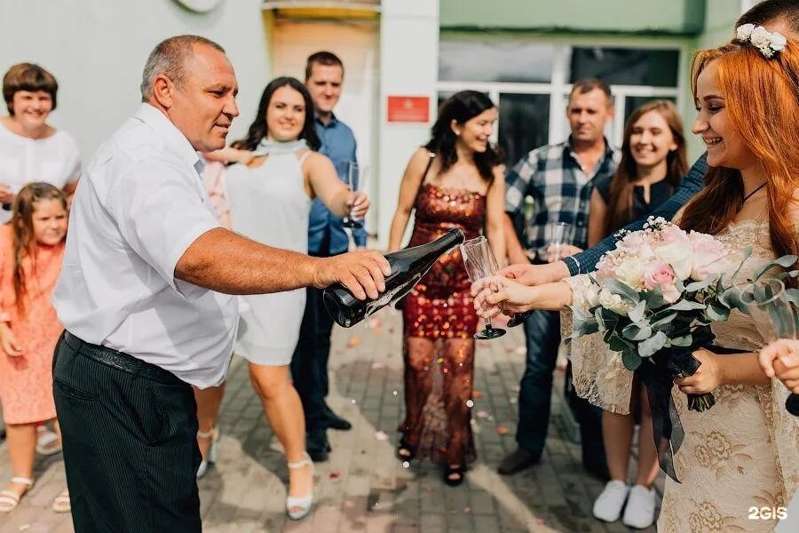 Коммунальная 26 красноярск загс. Кировский загс новосибирск фото. Кировский загс новосибирск. Загс кировского и свердловского красноярск. Загс кировского и свердловского красноярск.