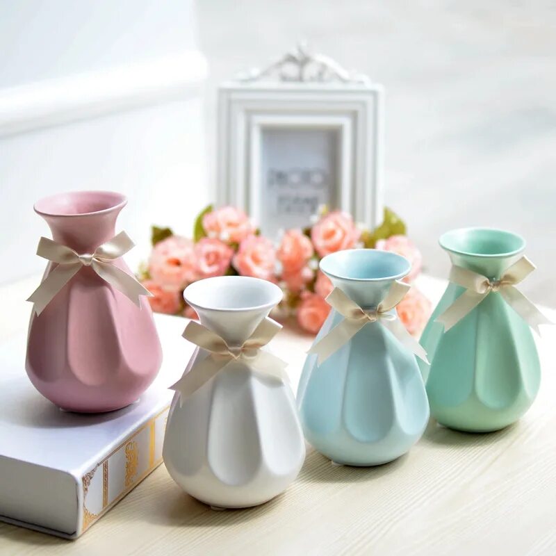 Керамические вазочки маленькие. Маленькая вазочка. Маленькие вазочки для декора. Вазочка для цветов.