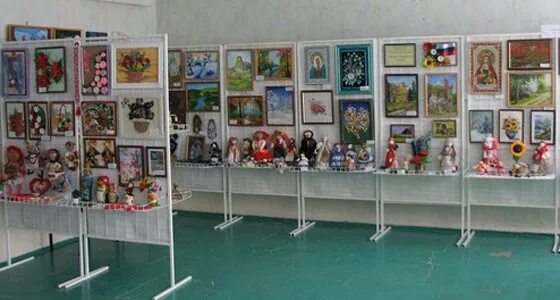 Выставка учреждения образования. Фото выставка люблю тебя мой город сковородино.