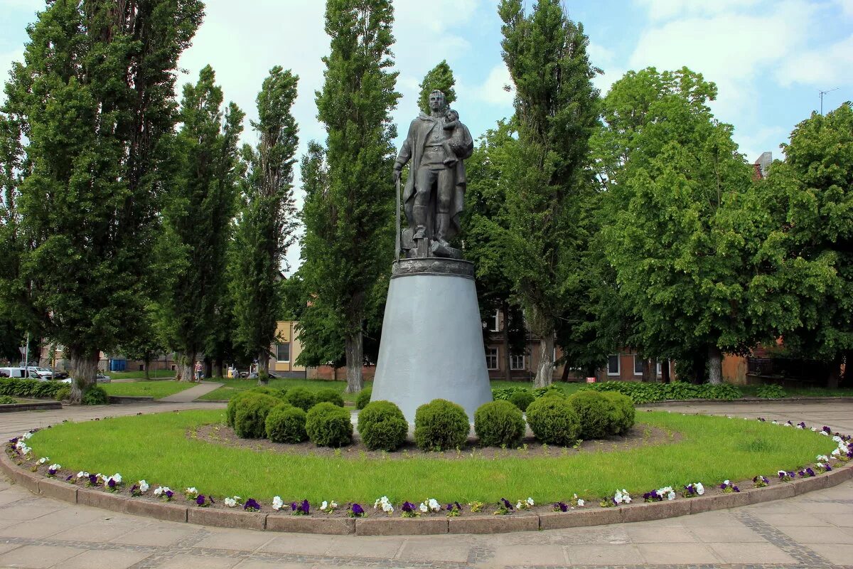 Памятник воину-освободителю (советск). Памятники советска калининградской области. Советск памятники. Памятник первым поселенцам воткинска. Город советск памятник воину освободителю.