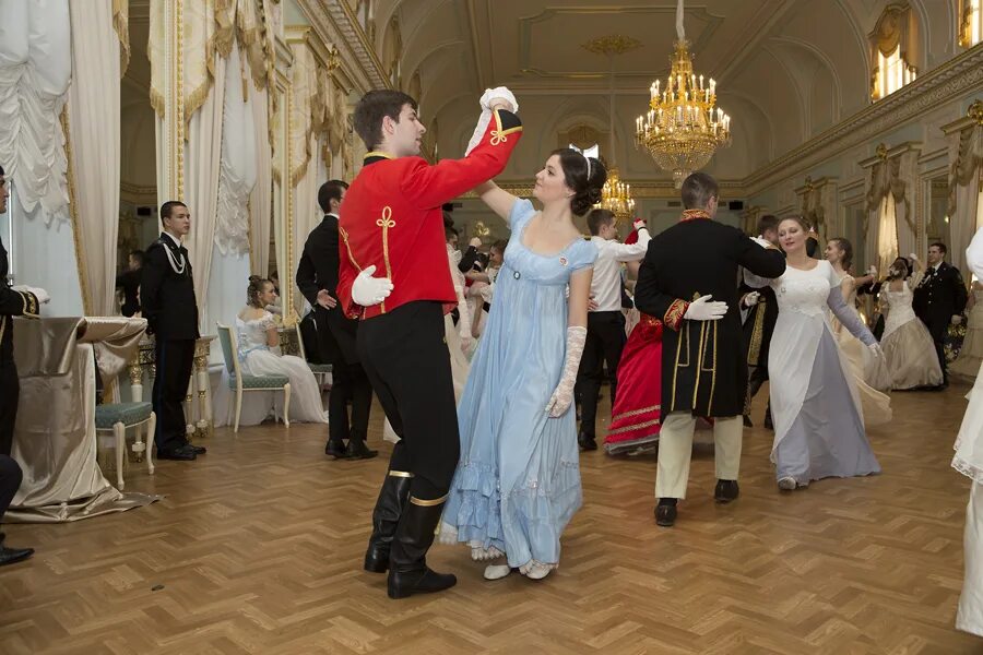 короткие любовные романы. зачем онегин приехал на бал. балу маугли дисней. автор балу. в одежде грибов танцуют.