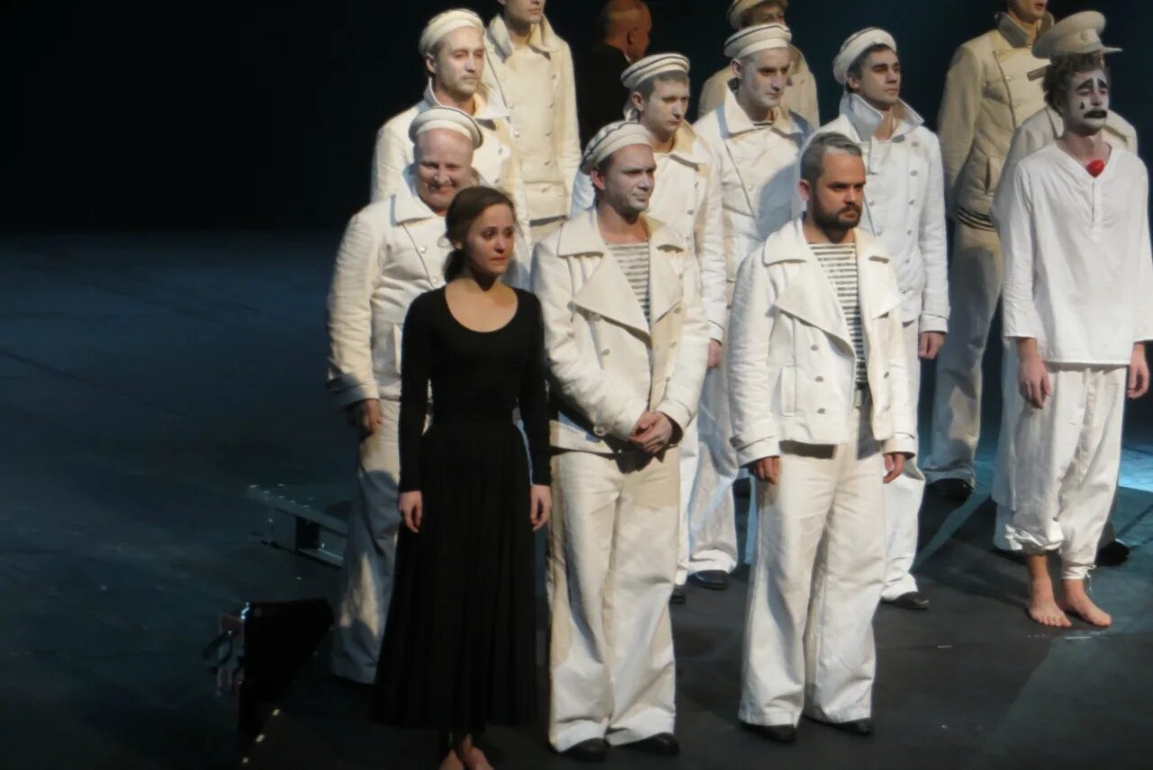 Литургия zero александринский театр. Александринский театр зеро. Литургия zero александринский театр. Александринский театр зрительный зал. Литургия зеро александринский.