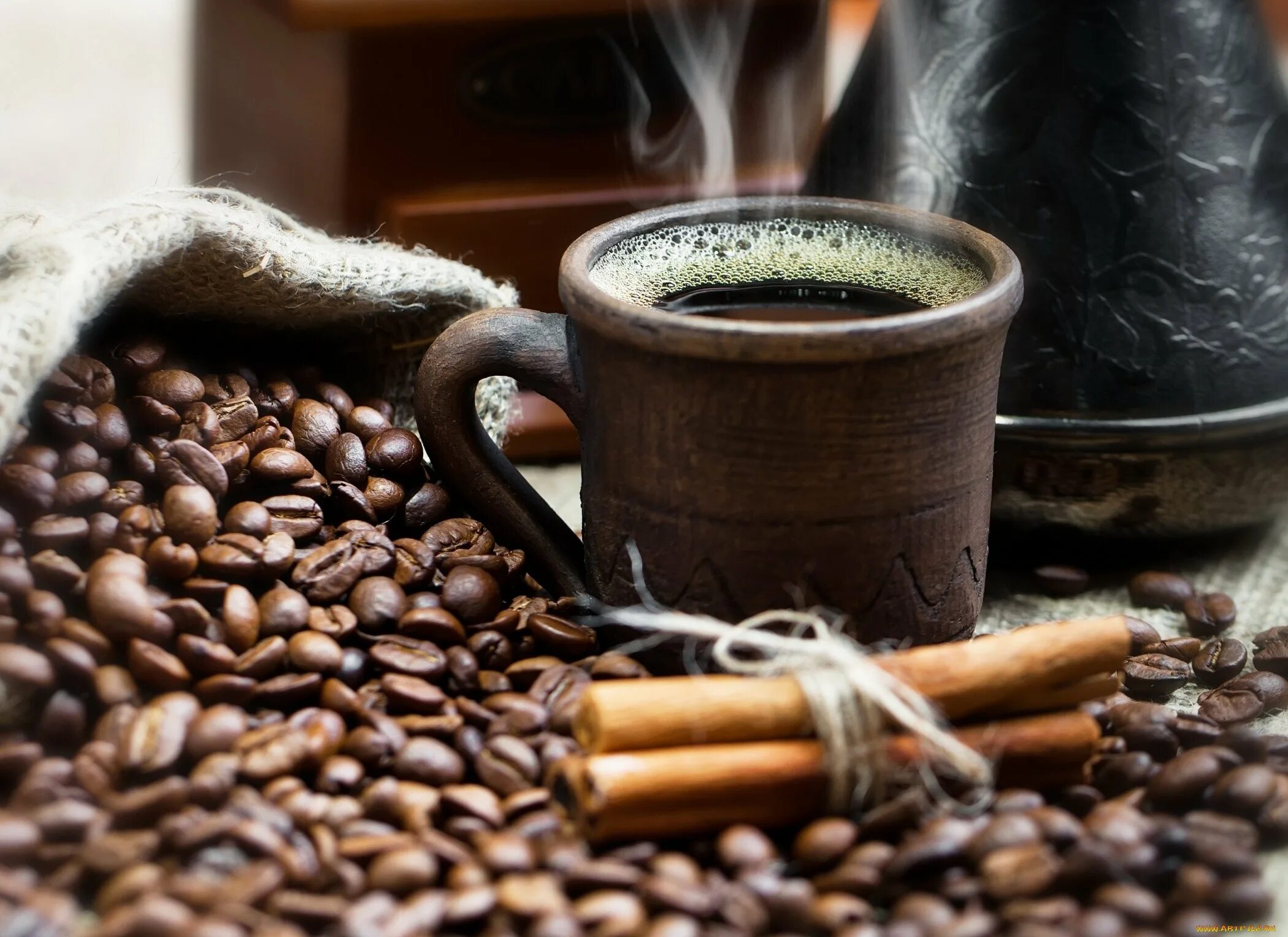Кофе ое. Чашка кофе. Чашка ароматного кофе. Красивый кофе. Кофе зёрна и чашечка.