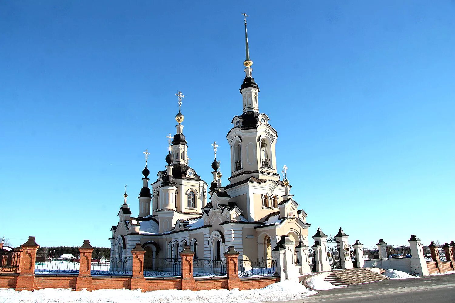 Новогодняя нелжа воронеж. Нелжа воронеж храм. церковь нелжа рамонский район. нелжа церковь николая чудотворца. парк нелжа воронежская область.