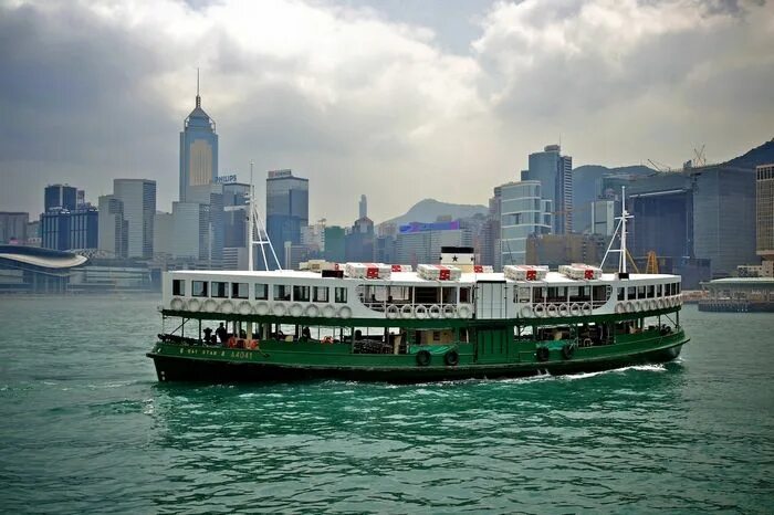 Гонконг паромы. Паром star ferry гонконг. гонконг стар ферри. паромный причал star ferry. паром между сеулом и гонконгом цена.