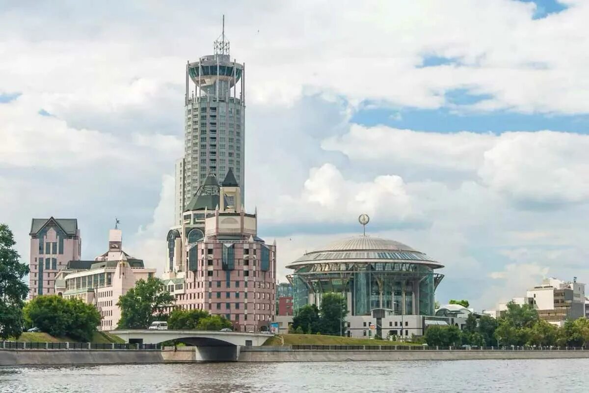 Тур дом москва. Дом яйцо машкова. Тур дом москва. Остоженка. Турдом логотип.
