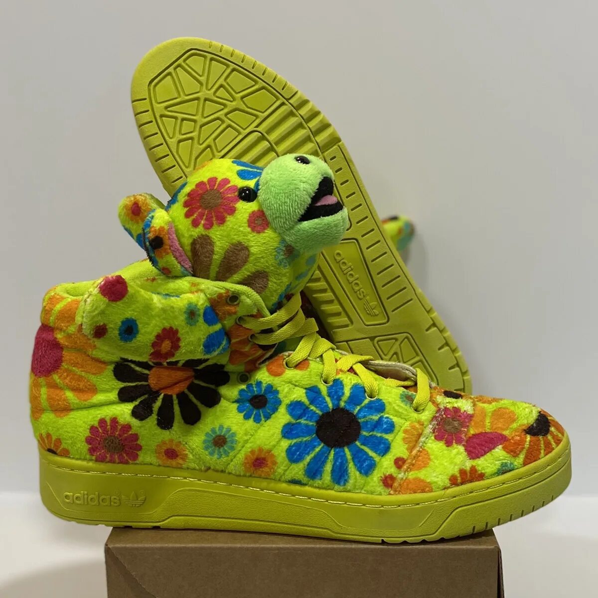 Адидас с цветами. Adidas Flowers. Adidas Power Flower. Адидас с цветочками.