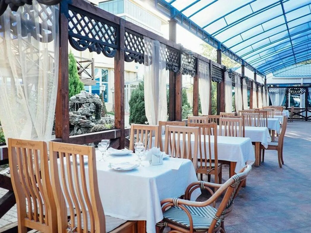 Кумженская роща ресторан. Веранда ростов. Ресторан веранда ростов на дону. Терраса бутик отель 39. Бутик-отель 39 ростов-на-дону крыша.