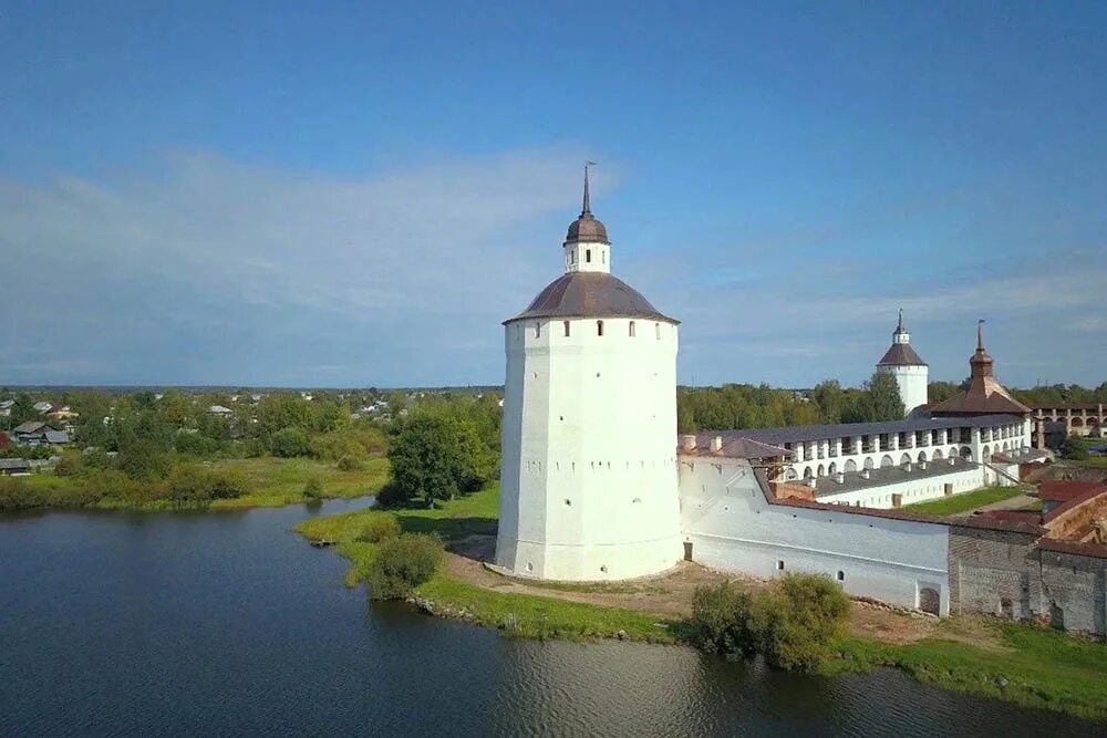 Мереженная башня кирилло-белозерского монастыря. Поваренная башня кирилло-белозерский монастырь. Вологодская башня кирилло-белозерский монастырь. Кирилло белозерский монастырь белозерская башня. Кирилло белозерский монастырь белозерская башня.