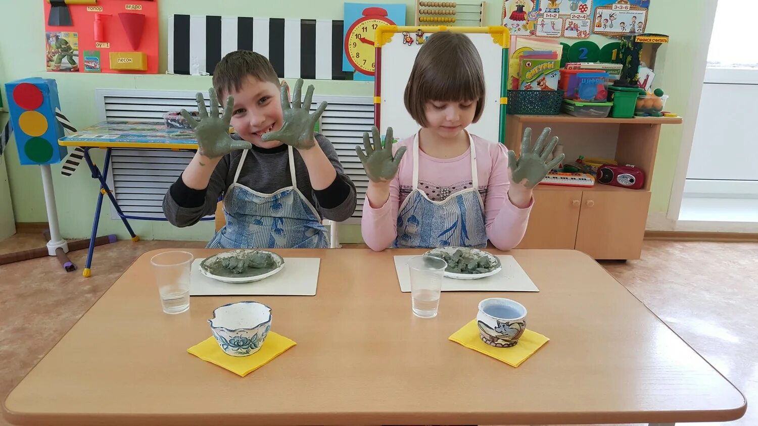 Опыты в младшей школе. Эксперименты в детском саду. Эксперимент в садике с детьми в подготовительной группе. Исследовательская деятельность в подготовительной группе. Экспериментирование для детей ср гр.