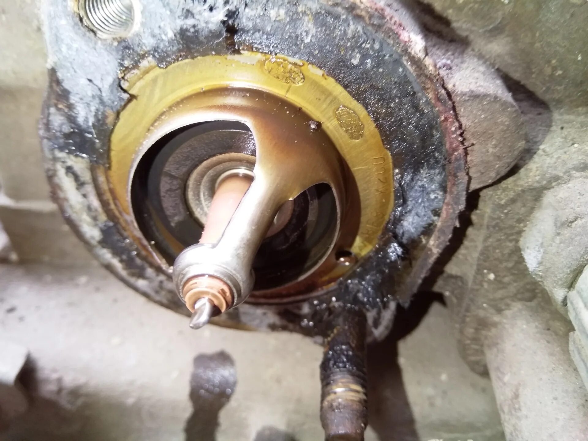 Как поменять термостат на спектре. Kia serato 2006 термостат. Термостат киа спектра 2006. Как поменять термостат на спектре. Термостат киа спектра 2008.