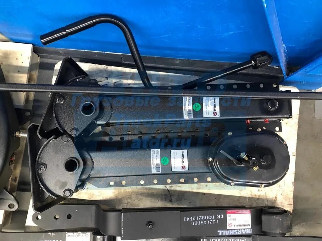 Лапы jost на полуприцеп b0402. Опорные лапы для полуприцепа маршал 738мм. Опорный подшипник лапы полуприцепа bpw. Лапы на полуприцеп. Опорные лапы для полуприцепа джост.