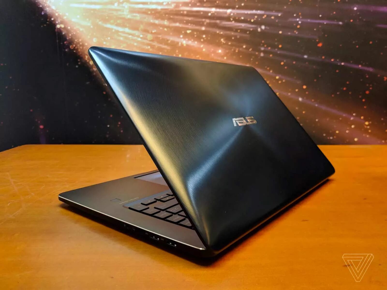 Asus zenbook 9. Сенсорный ноутбук ASUS ZENBOOK. ASUS ZENBOOK Pro 2018. ASUS ZENBOOK С сенсорным экраном. Ноутбук ASUS сенсорный экран ZENBOOK.