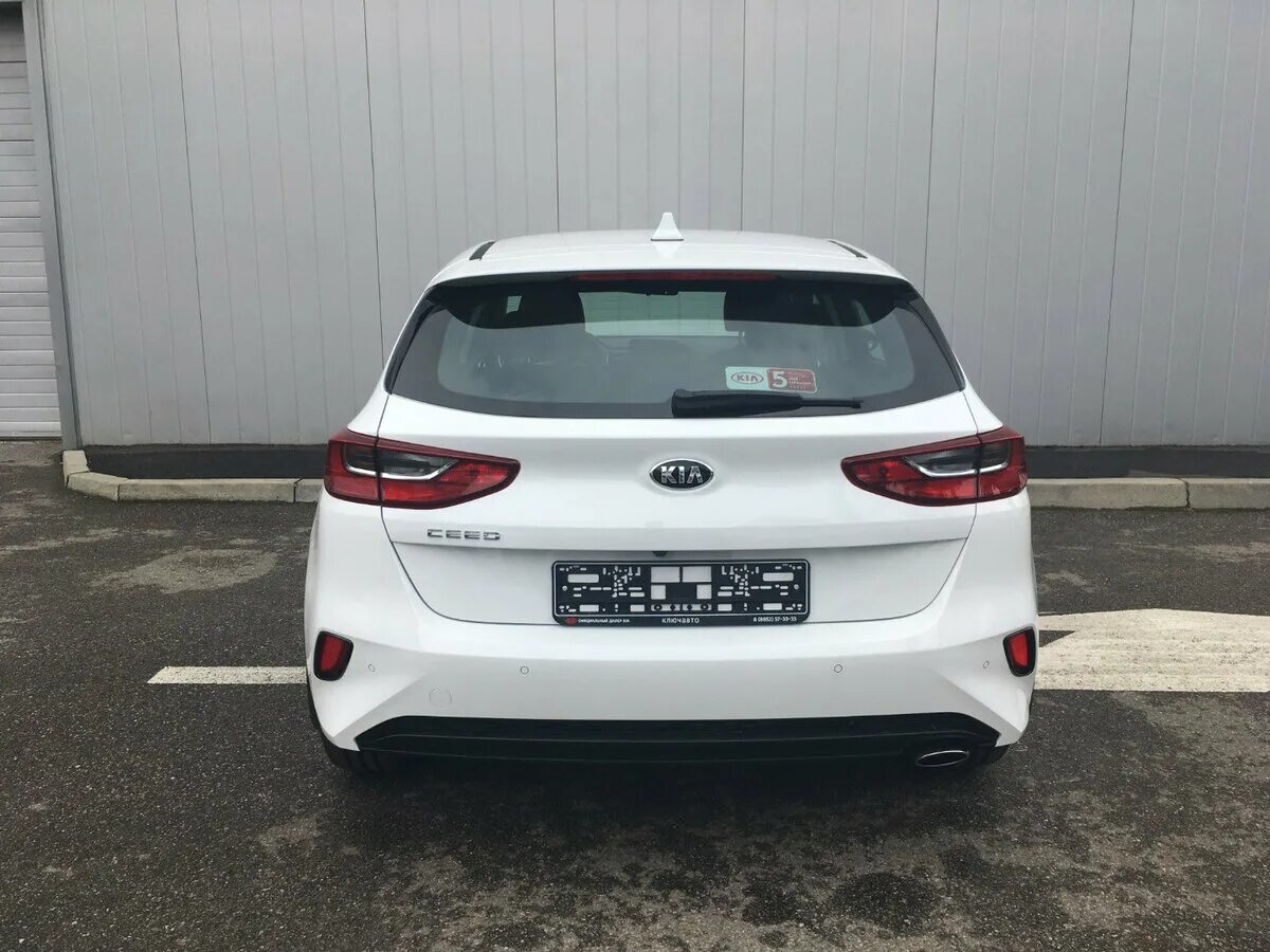 Киа к3 в россии. Kia Ceed 2021 хэтчбек. Kia Ceed 2019 белый. Kia Ceed 2019 хэтчбек.