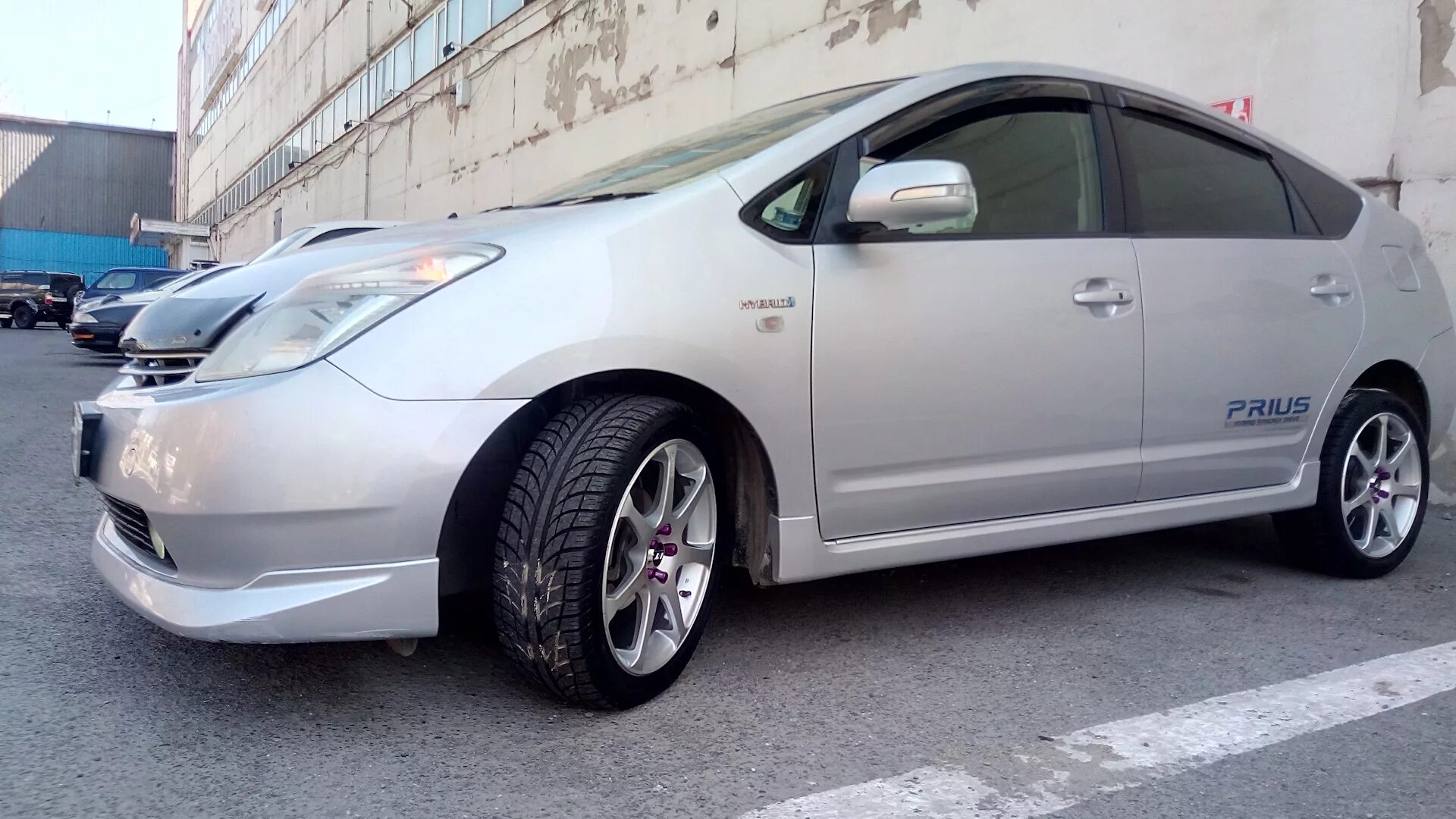 Диски prius. Литьё toyota prius 30. диски r17 prius 30. prius 30 на колесах r16. prius 20 колеса r17.