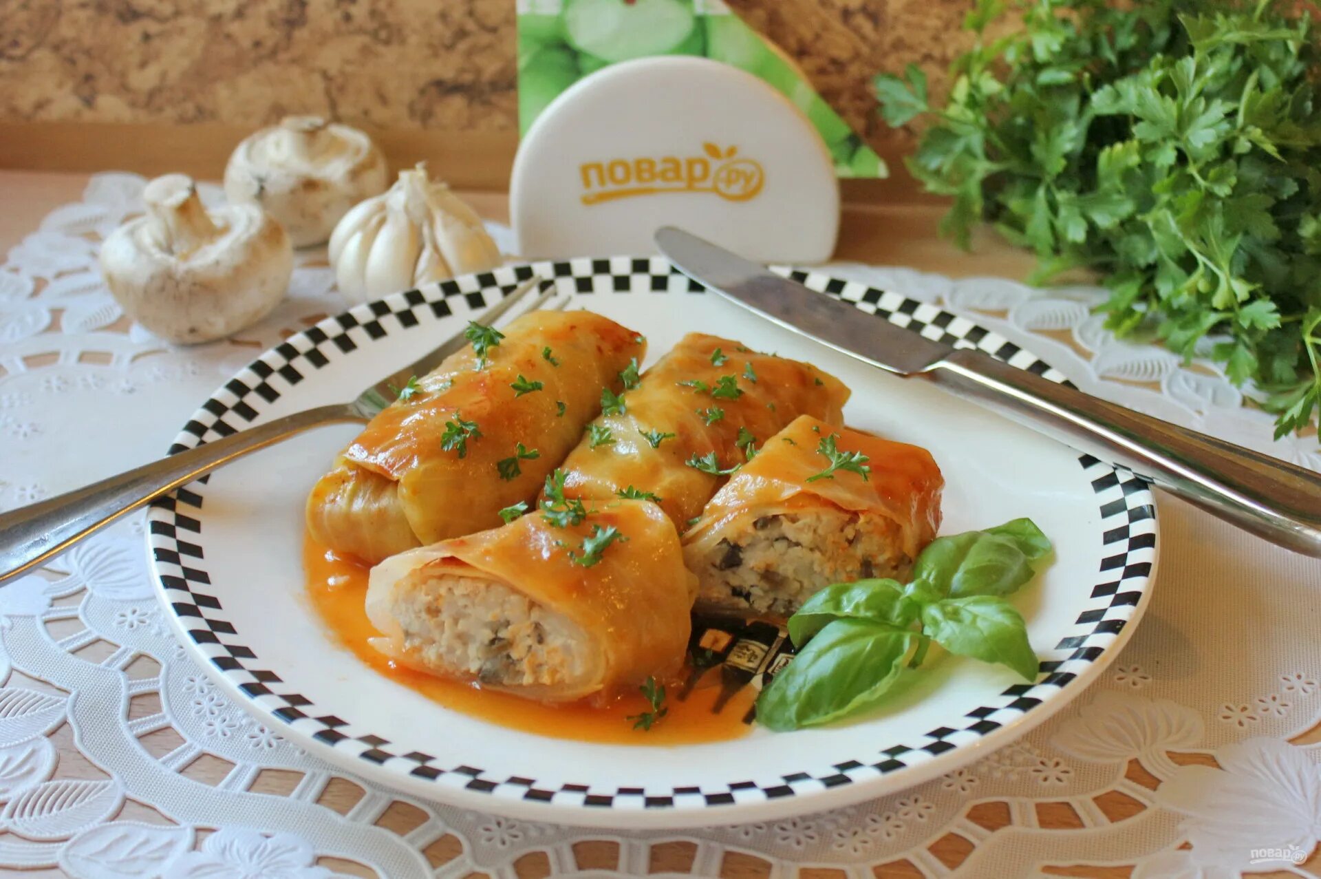 Голубцы с мясом. Голубцы с рисом. голубцы с мясом и рисом. голубцы фаршированные мясом и рисом. голубцы с грибами.