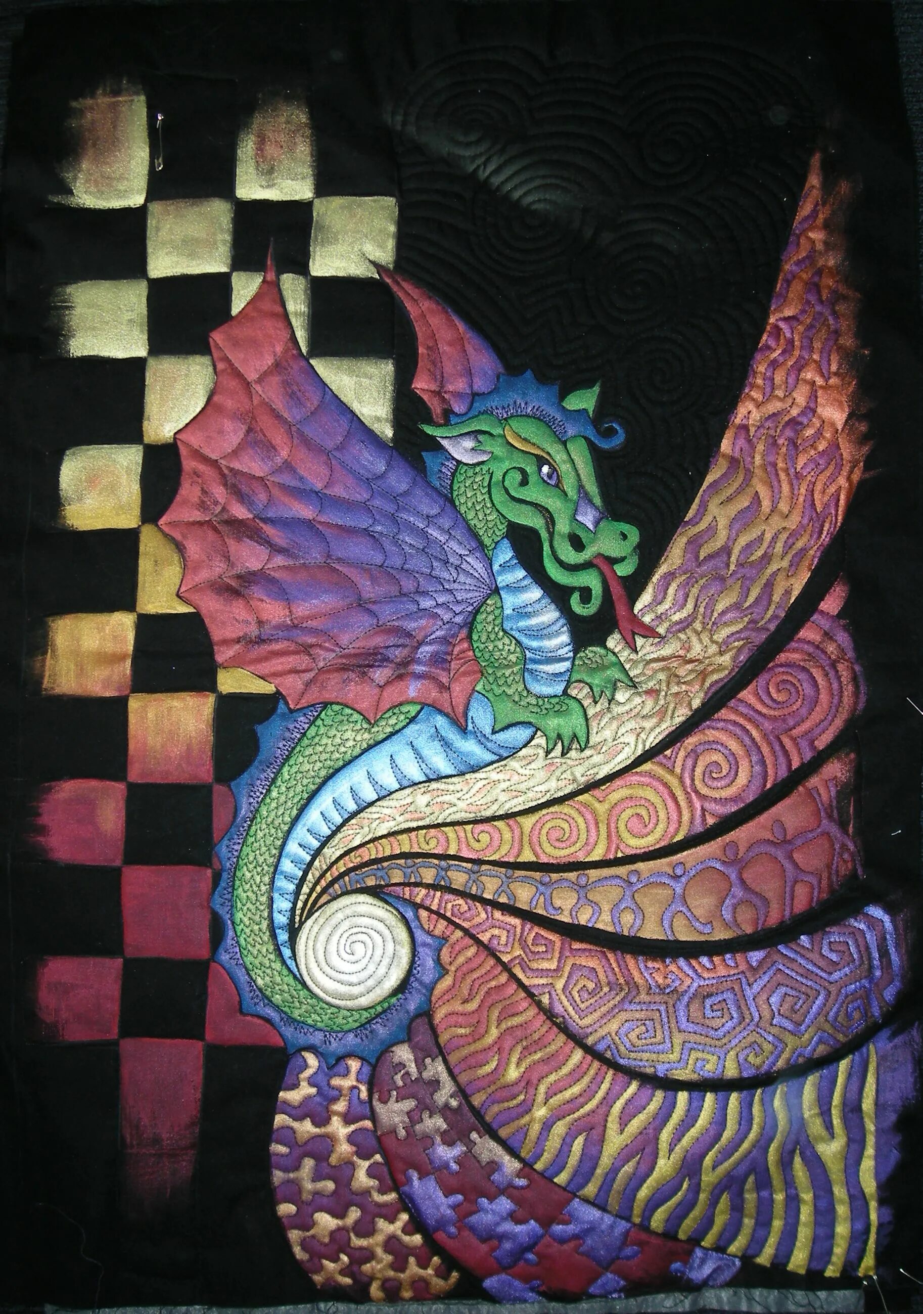 мозаика дракон. пэчворк дракон. дракон из лоскутков. дракон в лоскутной технике. пэчворк дракон.