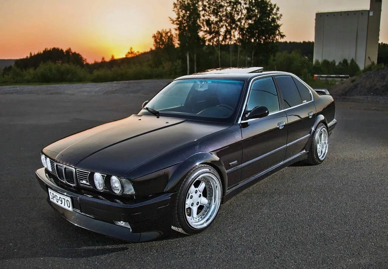 Бмв е34 тюнинг. Bmw e34 шницер. bmw 5 e34. бмв е34 ас шнитцер. бмв м5 е34 шницер.