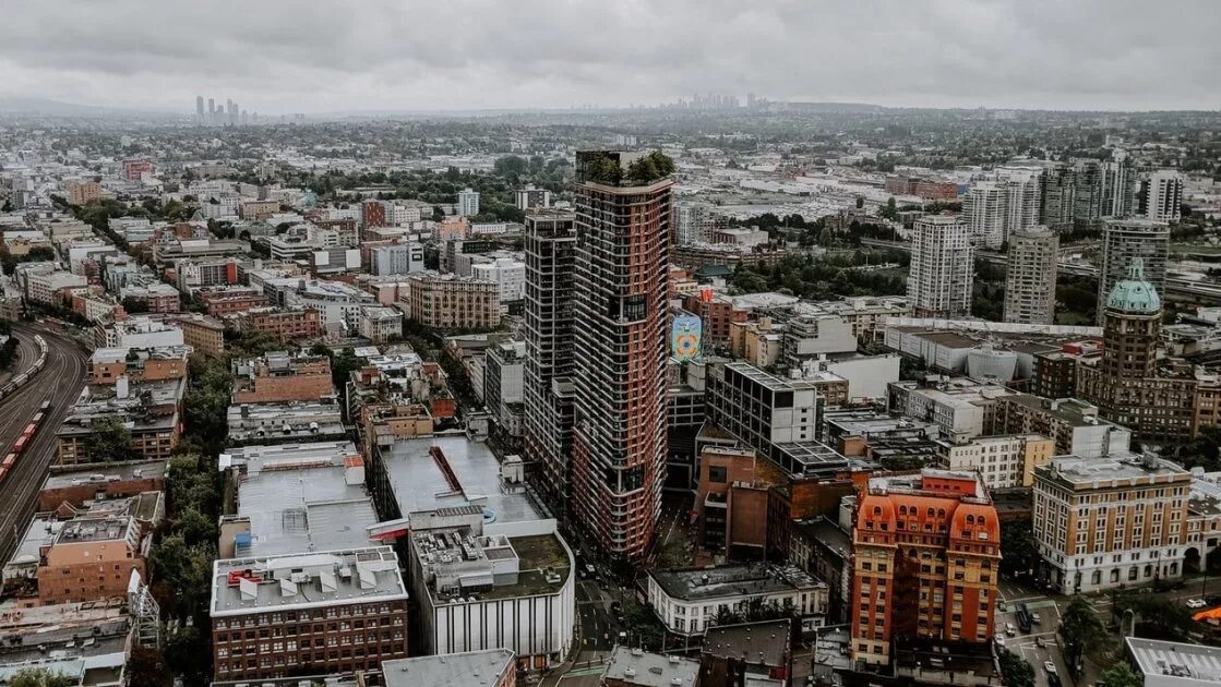 Приветливый город. Канада города здания. Самый дружелюбный город в мире. Фото жилых районов Хонсю. Черно белое фото города высокого разрешения.