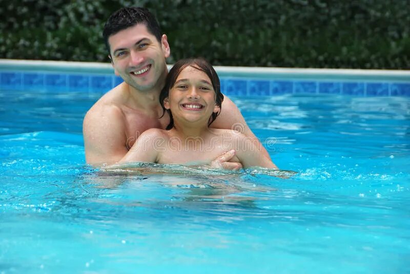 Dad enjoys. Отец и сын в бассейне. сын в бассейне. daddy pool. bkr enjoying it with daddy.