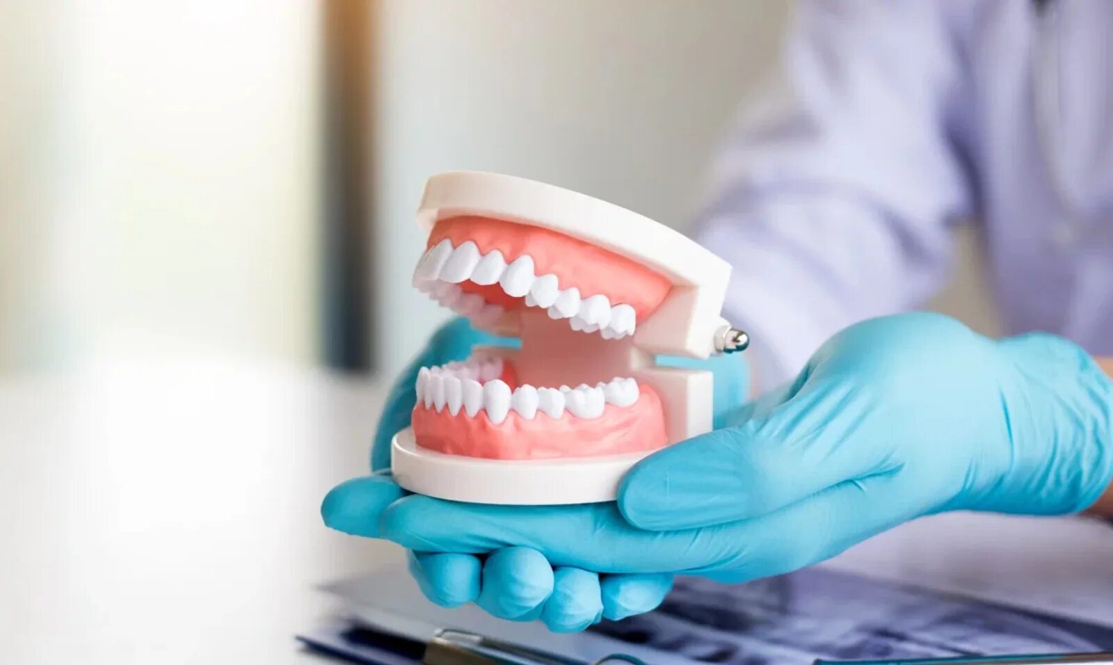 Работа протезиста. Стоматологические протезы. Ортопедия зубов. Ортопедическая стоматология. Протезы в ортопедической стоматологии.