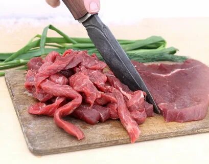 Нарезанное мясо сырое блюдо как называется