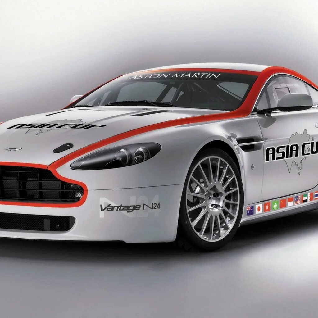 Aston Martin Vantage gt3. Машина Aston Martin Vantage gt3.