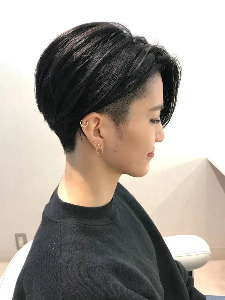 15+ Captivating Ladies Hairstyles French Twists Ideas Short layered haircuts, Me