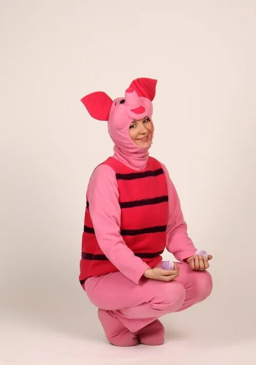 винни-пух. взрослый пятачок. винни пух и пятачок. костюмы винни пуха и пяточка. винни пух мультфильм 1969 пятачок.