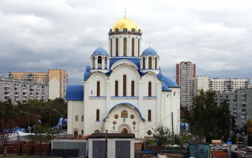 Юго западная ясенево. Храм Покрова Пресвятой Богородицы в Ясенево. Церковь Покрова Пресвятой Богородицы в Ясеневе. Храма Покрова Пресвятой Богородицы в Ясеневе г.Москвы". Храм в Ясенево в храме Покрова Пресвятой Богородицы.