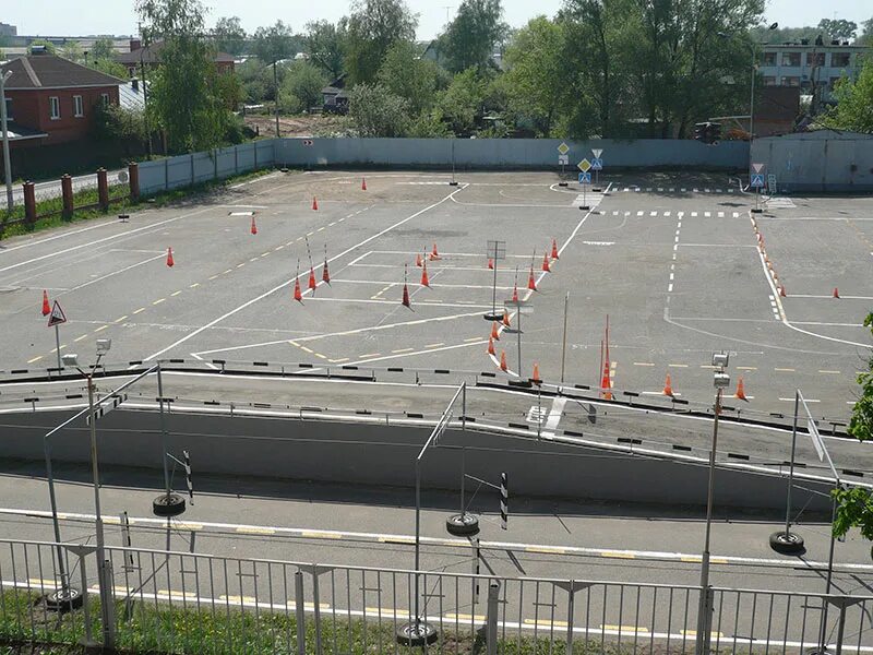 площадка на шоссе революции 85. площадка гибдд малаховка. площадка в гаи. автодром экзамен по вождению 2021. экзамен в гаи вождение площадка.