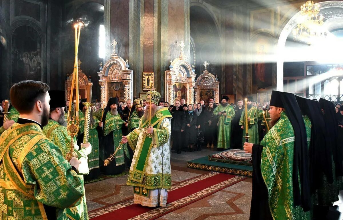Задонский монастырь службы. Отец серапион задонский мужской монастырь. игумен серапион крутских задонский монастырь. духовенство задонского мужского монастыря. охрана задонского монастыря.