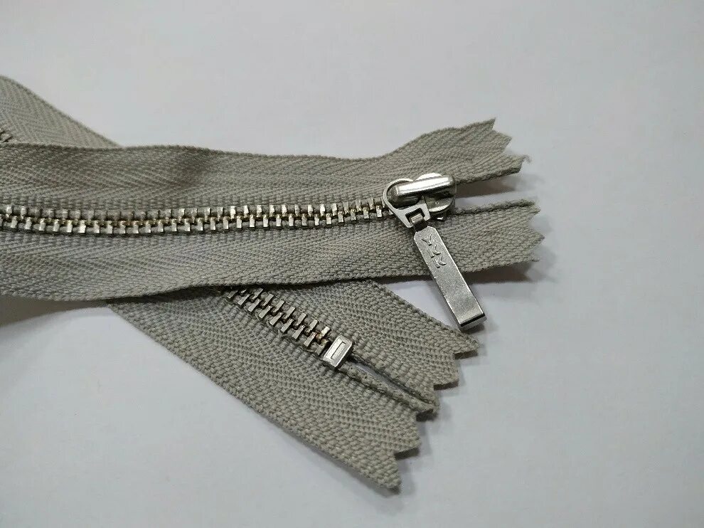 Молния трактор ykk. Молния трактор ykk черный. молния ykk 4s. молния ykk 8 # металлическая 70 см. молния ykk т3 (коричневая).