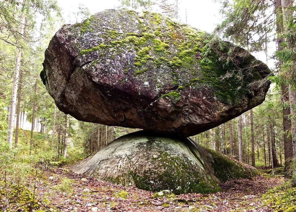 Как называют большие камни