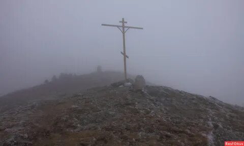 Где там на горе возвышается