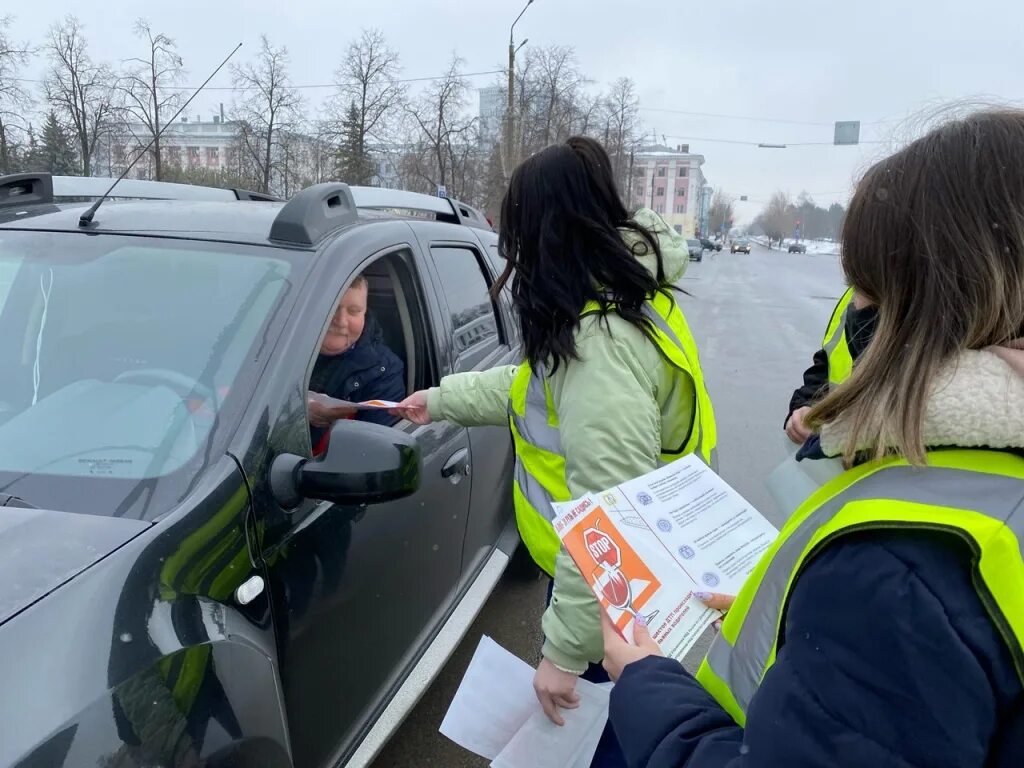 Гибдд в дзержинском. Сотрудники ДПС Дзержинск. ГАИ Дзержинск сотрудники. Трезвый водитель акция ГИБДД. ГИБДД Дзержинск.