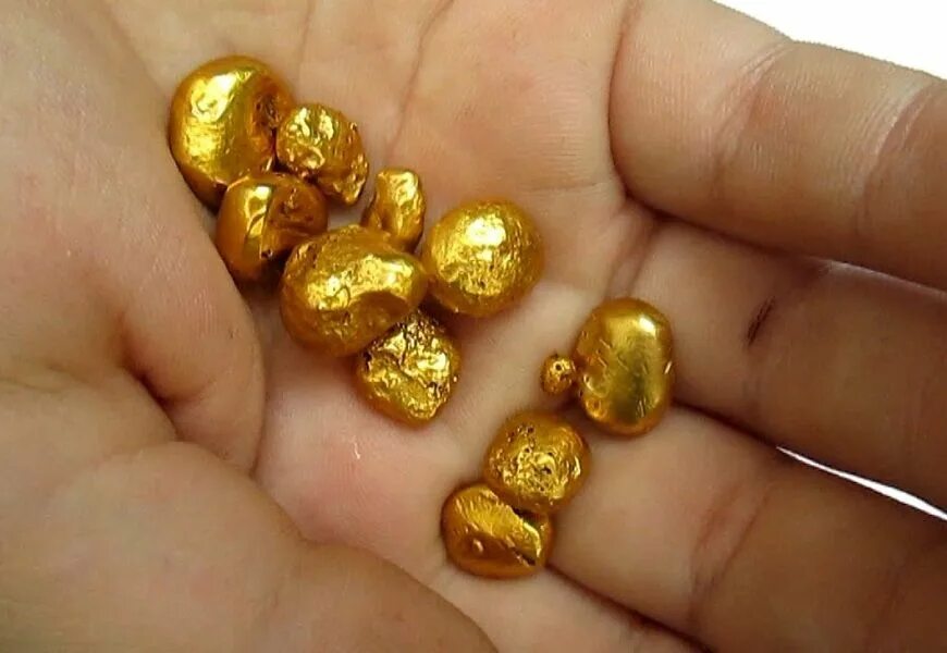 Золото. Самородки драгоценных металлов. Золотой камень. Кусочек золота.
