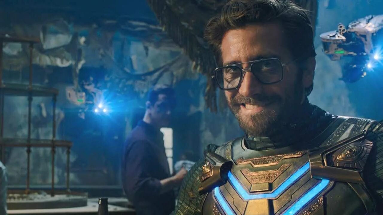 Мистерио человек паук вдали. Джейк джилленхол мистерио. Мистерио квентин бек. Мистерио человек паук вдали от дома. Человек- паук " вдали от дома".