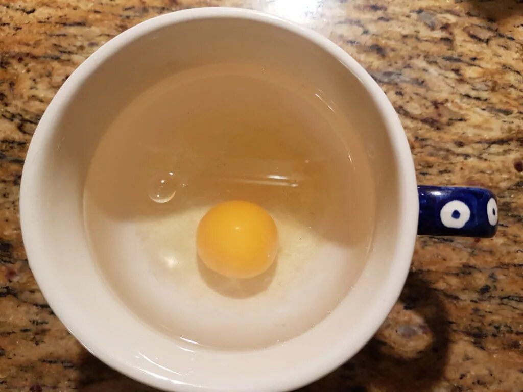 Как сварить яйцо в микроволновке без скорлупы. Микро яйца. Как сварить яйцо в микроволновке без скорлупы. Яйца всмятку в микроволновке без скорлупы. Яйцо в микроволновке в скорлупе.