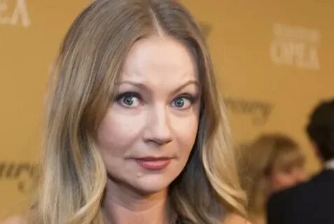 Жалаңаш сыған әйелдің жеке суреті