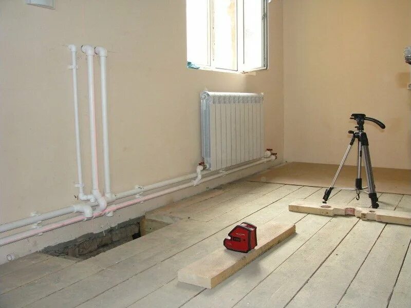 Прокладка отопления в полу. Прокладка труб отопления в стяжке. Прокладываем трубы отопления. Прокладка отопления в частном доме. Отопление теплый пол.