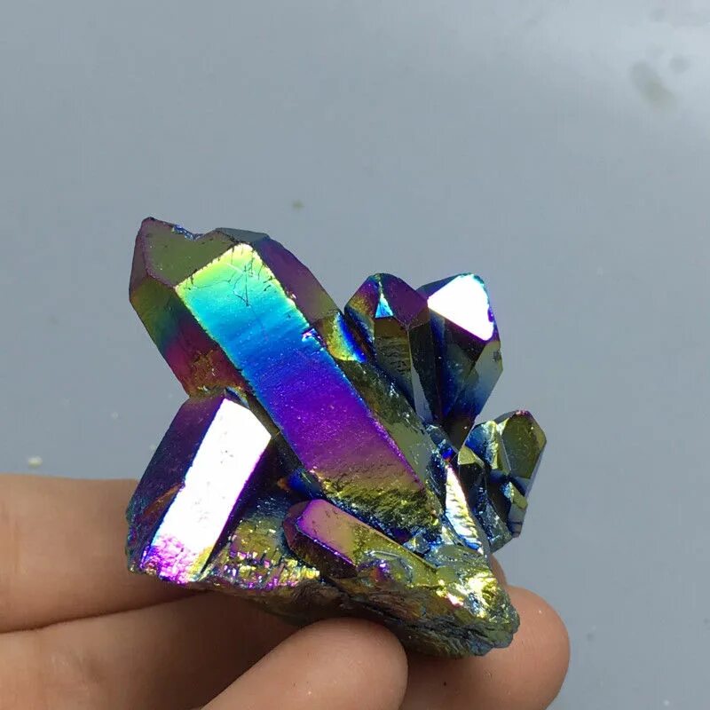 Аура кварц радужный кварц. Титаниум кварц натуральный. Радужный кристалл. Радужный кристалл. Радужный кристалл.