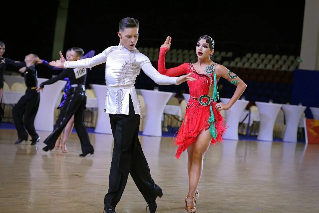 Румба. (빌리 츠키) dancesports. Латина юниоры 2. Дансспорт фото. Дансспорт.