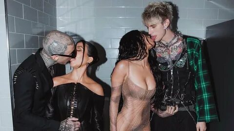 Slideshow megan fox and machine gun kelly sextape.