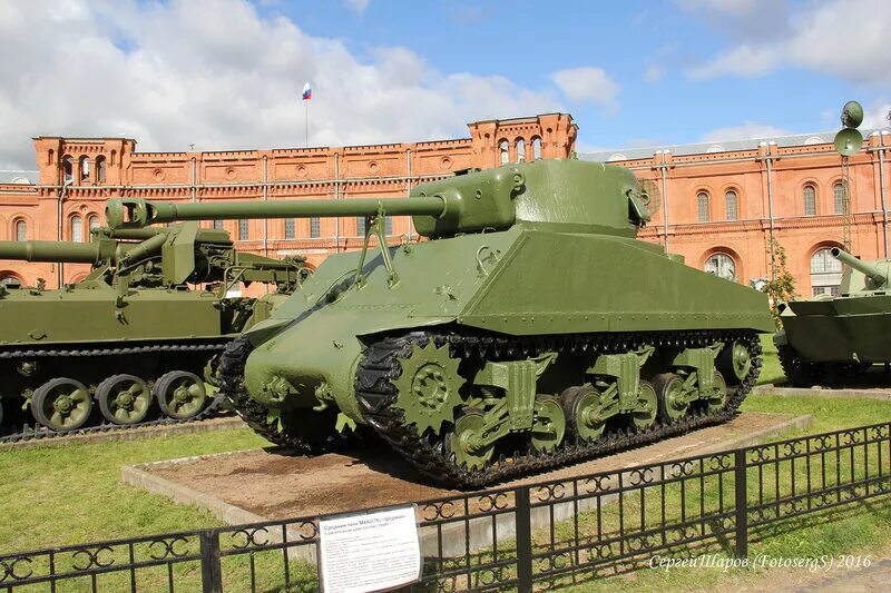 Купить танк в санкт петербурге. Танковый музей в Питере. Танк Шерман музей артиллерии. Военно-исторический музей артиллерии, инженерных войск и войск связи. Музей танков в Питере.