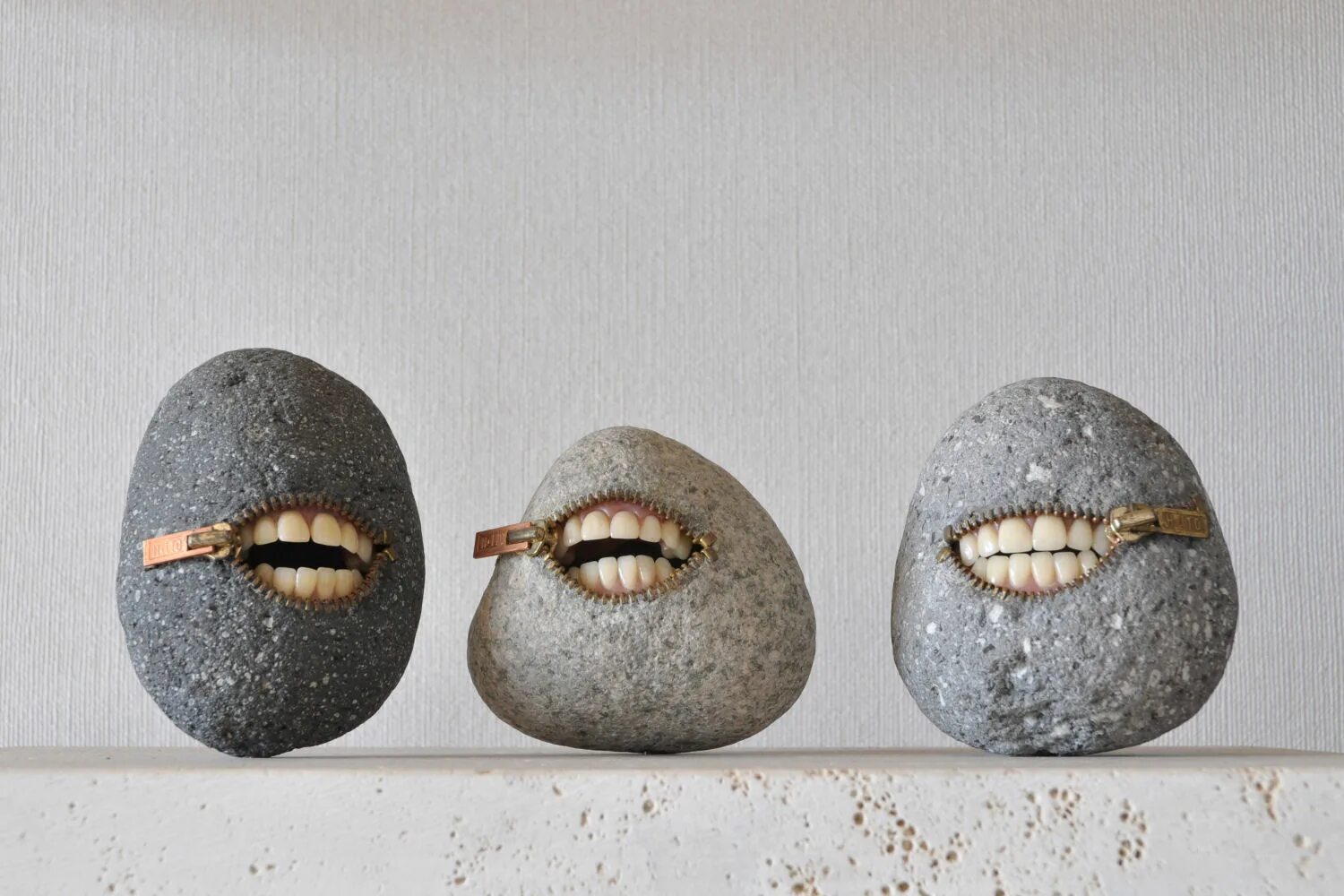 Просто будь камнем. Японский скульптор Хиротоши Ито. Улыбающиеся камни Хиротоши Ито. Скульптуры из гальки.