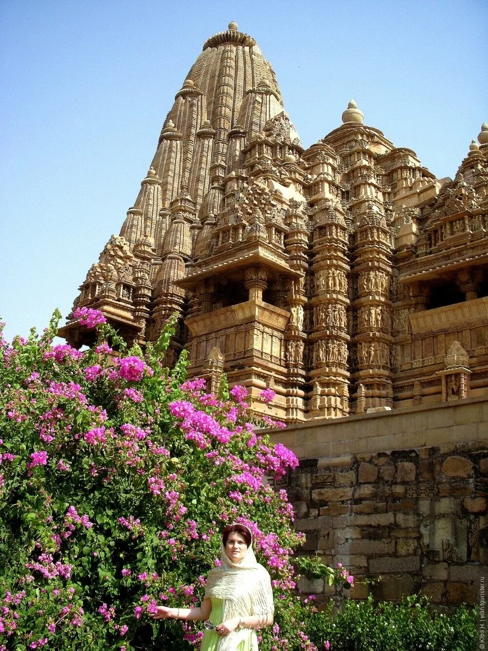 Temple of love. Храм Кандарья Махадева Индия. Храм Кандарья Махадева в Кхаджурахо. Храм Кантария махадива. Кандзадаре Махадера храм.