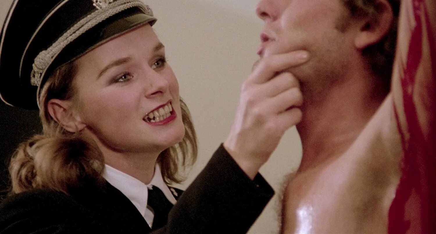 In heat secrets. Ночной портье (the Night Porter) 1974. The Beast in Heat (1977). Зверь в горячке фильм 1977. Маша Магалл.