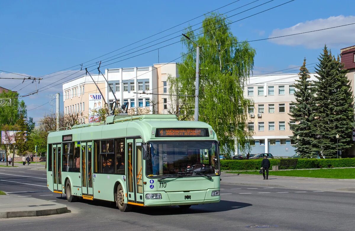 Троллейбус маз. Фото троллейбусов могилев. Троллейбус бкм -320 могилев сочлененный. Маз 203. Маз 203 троллейбус.