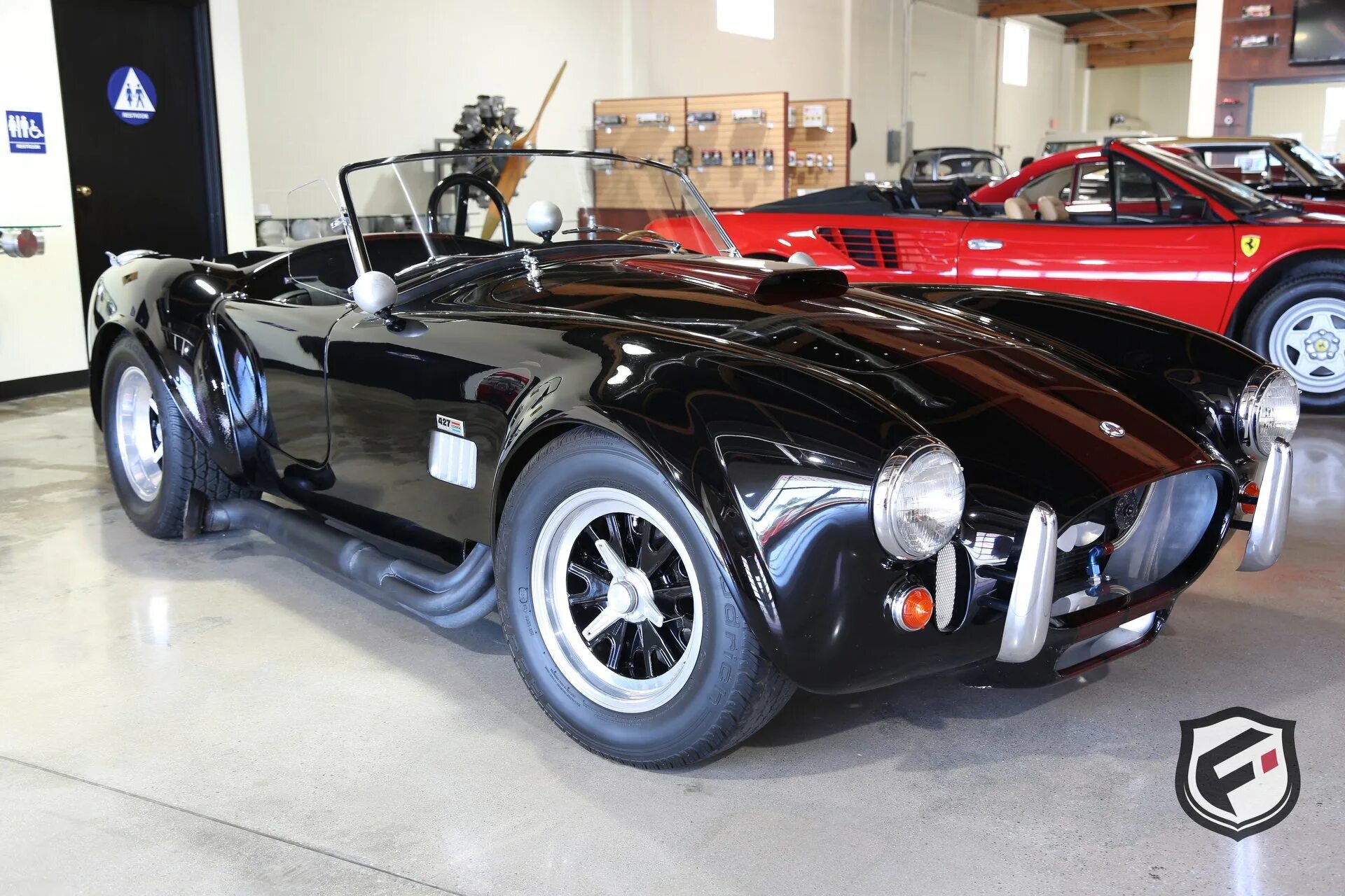 Shelby cobra купить. Шелби Кобра 427. Shelby Cobra 427 1965. Шелби Кобра 1965. Реплика Шелби кобры.